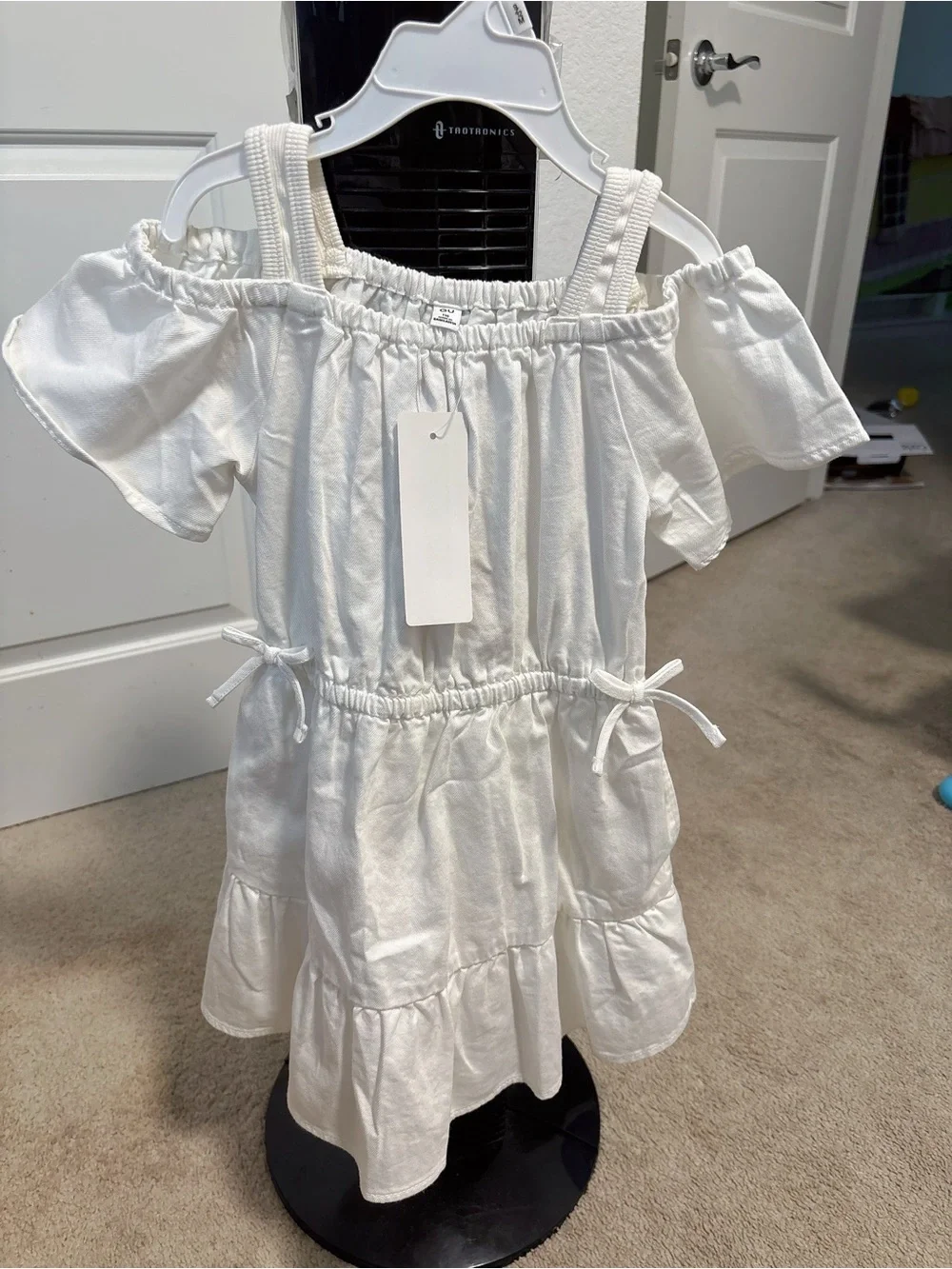 Brand New w/ tag GU girl off white dress size 4-5T full cotton Cold Shoulder Tie